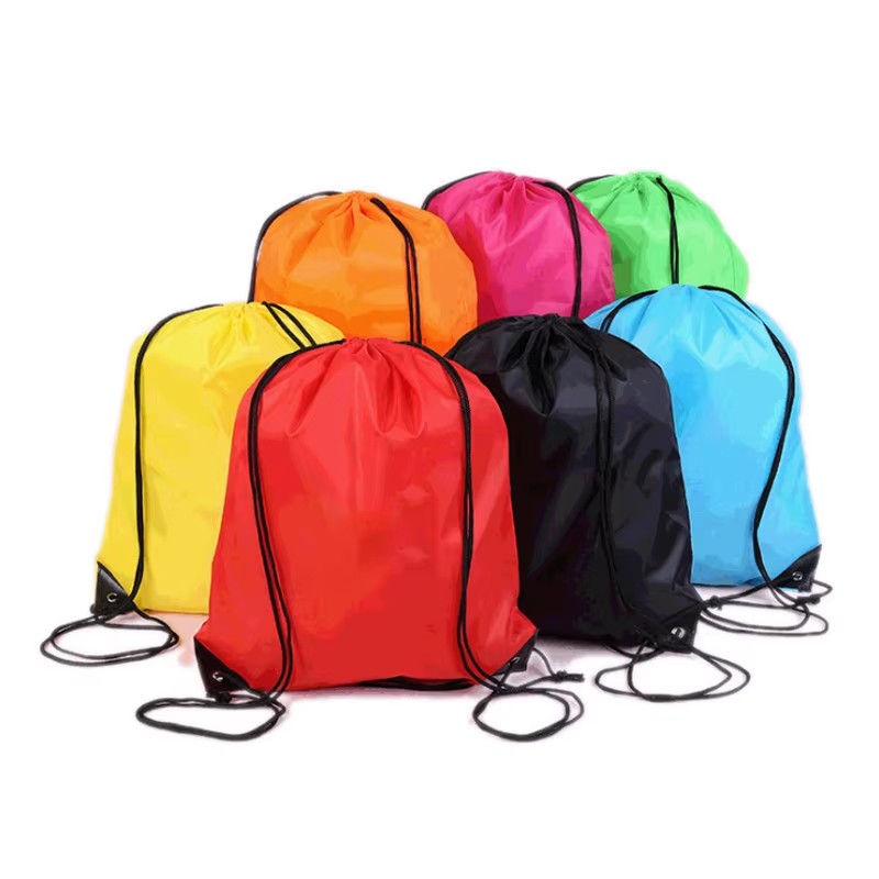 Come scegliere il miglior tessuto per la tua borsa per coulisse OEM?